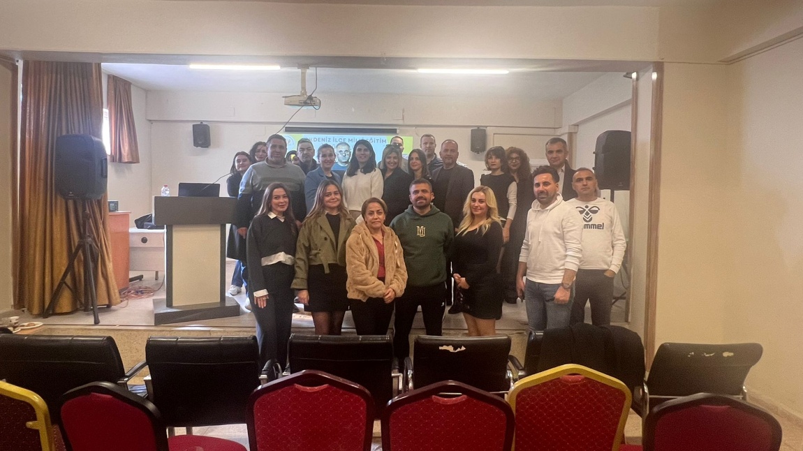 Okulumuz Öğretmenleriyle E Twinning Seminerine Katıldık.